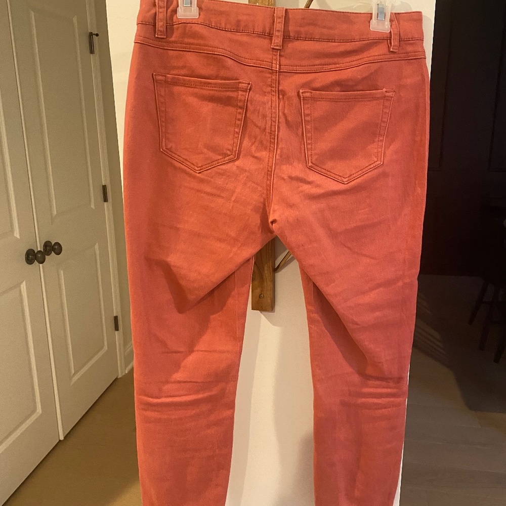 D. Jeans Ladies Size 6